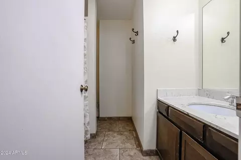 Bath - 1920 W Eugie Ave, Phoenix, AZ 85029 photo 1 of 4