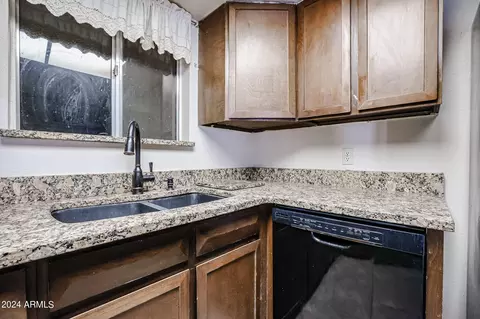 Kitchen - 1920 W Eugie Ave, Phoenix, AZ 85029 photo 4 of 4