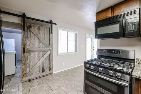 Kitchen - 1920 W Eugie Ave, Phoenix, AZ 85029 photo 3 of 4