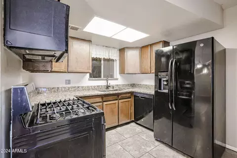 Kitchen - 1920 W Eugie Ave, Phoenix, AZ 85029 photo 2 of 4