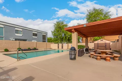 Exterior - 5209 N 18th Dr, Phoenix, AZ 85015 photo 2 of 9