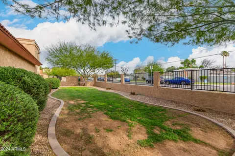 Exterior - 5209 N 18th Dr, Phoenix, AZ 85015 photo 4 of 9