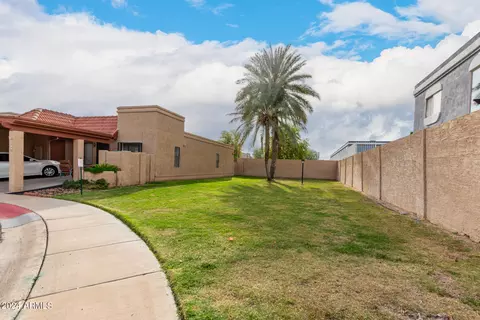 Exterior - 5209 N 18th Dr, Phoenix, AZ 85015 photo 6 of 9