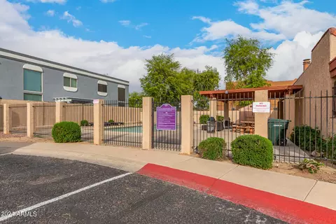 Exterior - 5209 N 18th Dr, Phoenix, AZ 85015 photo 3 of 9