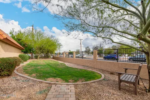 Exterior - 5209 N 18th Dr, Phoenix, AZ 85015 photo 5 of 9
