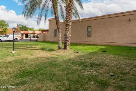 Exterior - 5209 N 18th Dr, Phoenix, AZ 85015 photo 7 of 9