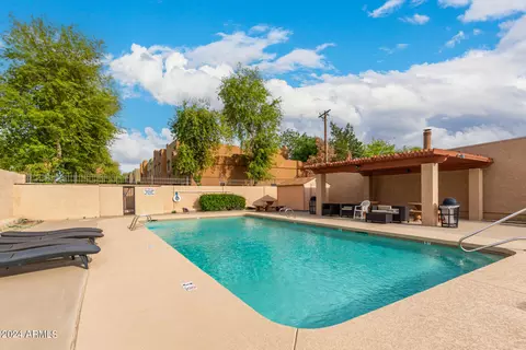 Exterior - 5209 N 18th Dr, Phoenix, AZ 85015 photo 1 of 9