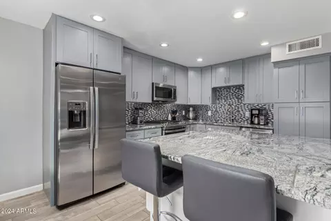 Kitchen - 5209 N 18th Dr, Phoenix, AZ 85015 photo 3 of 6