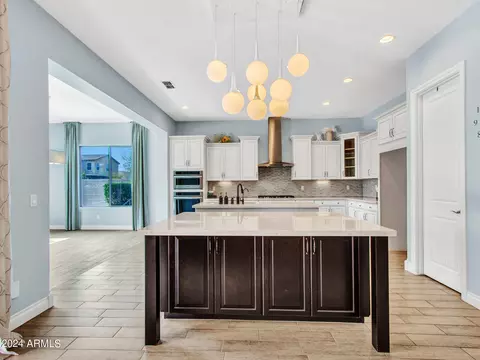Kitchen - 933 E Bridgeport Pkwy, Gilbert, AZ 85295 photo 1 of 7