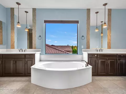 Bath - 933 E Bridgeport Pkwy, Gilbert, AZ 85295 photo 4 of 10