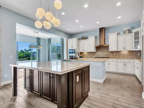 Kitchen - 933 E Bridgeport Pkwy, Gilbert, AZ 85295 photo 2 of 7