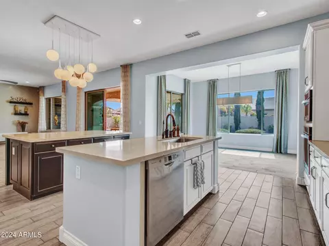 Kitchen - 933 E Bridgeport Pkwy, Gilbert, AZ 85295 photo 7 of 7