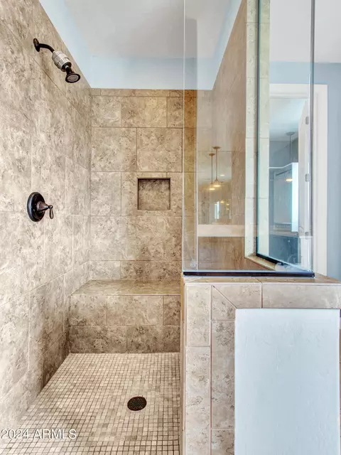 Bath - 933 E Bridgeport Pkwy, Gilbert, AZ 85295 photo 7 of 10