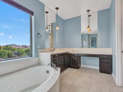 Bath - 933 E Bridgeport Pkwy, Gilbert, AZ 85295 photo 5 of 10