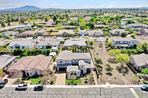 View/Area - 933 E Bridgeport Pkwy, Gilbert, AZ 85295 photo 2 of 7