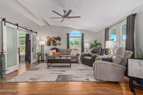 8936 E Lakeview Dr, Sun Lakes, AZ 85248