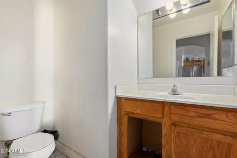 Bath - 2936 S 73rd Ln, Phoenix, AZ 85043 photo 1 of 5
