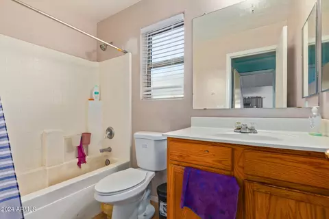 Bath - 2936 S 73rd Ln, Phoenix, AZ 85043 photo 5 of 5
