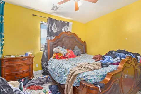 Bedroom - 2936 S 73rd Ln, Phoenix, AZ 85043 photo 4 of 9