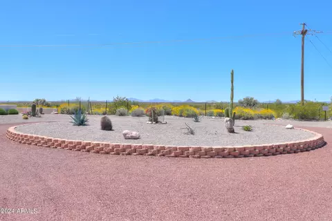 Exterior - 310 E Lancaster Ct, Florence, AZ 85132 photo 8 of 9