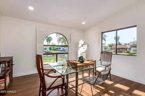 Dining - 5347 E Sheridan St, Phoenix, AZ 85008 photo 2 of 2