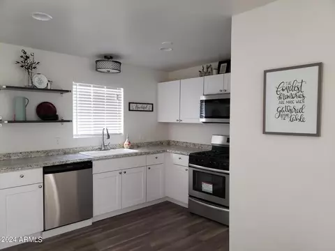 Kitchen - 806 S Sunset Dr, Snowflake, AZ 85937 photo 2 of 7