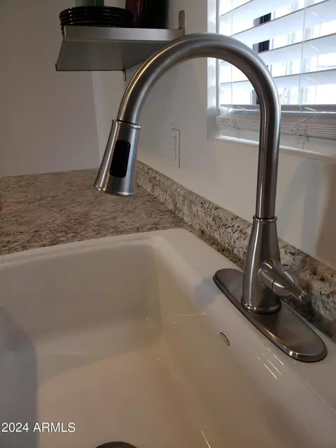 Kitchen - 806 S Sunset Dr, Snowflake, AZ 85937 photo 6 of 7