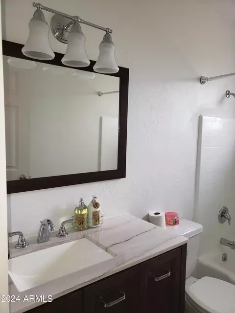 Bath - 806 S Sunset Dr, Snowflake, AZ 85937 photo 5 of 6