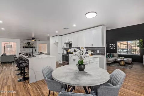 Kitchen - 4233 E Raven Rd, Phoenix, AZ 85044 photo 1 of 6