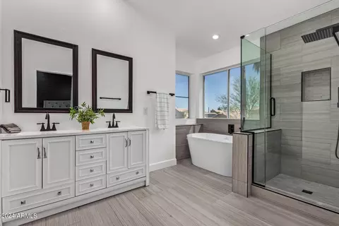 Bath - 4233 E Raven Rd, Phoenix, AZ 85044 photo 2 of 5