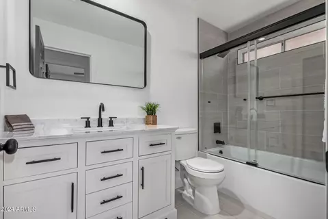Bath - 4233 E Raven Rd, Phoenix, AZ 85044 photo 5 of 5