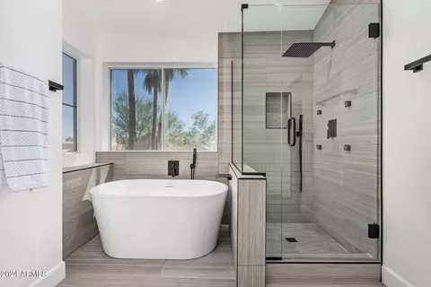 Bath - 4233 E Raven Rd, Phoenix, AZ 85044 photo 3 of 5
