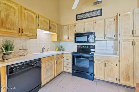 Kitchen - 1237 E Palacio Dr, Phoenix, AZ 85014 photo 3 of 3