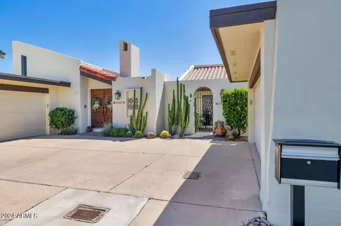 Exterior - 1237 E Palacio Dr, Phoenix, AZ 85014 photo 2 of 8