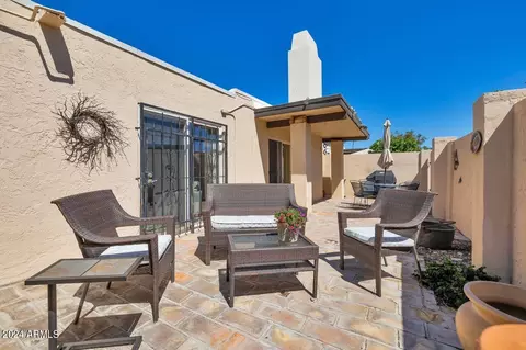 Exterior - 1237 E Palacio Dr, Phoenix, AZ 85014 photo 6 of 8
