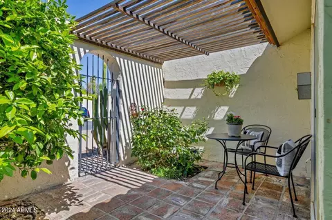 Exterior - 1237 E Palacio Dr, Phoenix, AZ 85014 photo 3 of 8