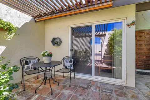 Exterior - 1237 E Palacio Dr, Phoenix, AZ 85014 photo 4 of 8