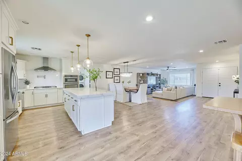 Kitchen - 2849 E Beryl Ave, Phoenix, AZ 85028 photo 4 of 4