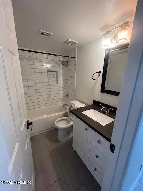 Bath - 3907 E Aster Dr, Phoenix, AZ 85032 photo 1 of 5