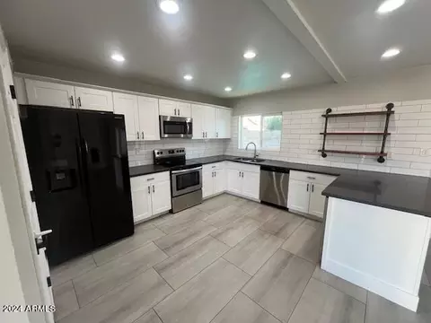 Kitchen - 3907 E Aster Dr, Phoenix, AZ 85032 photo 1 of 4