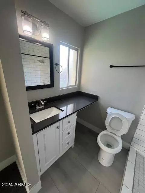 Bath - 3907 E Aster Dr, Phoenix, AZ 85032 photo 5 of 5