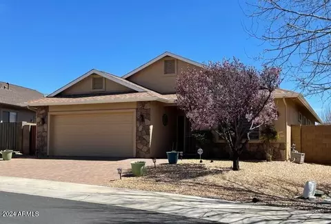 465 N La Paz St, Dewey, AZ 86327