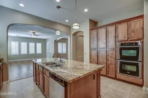 Kitchen - 2762 E Parkview Dr, Gilbert, AZ 85295 photo 4 of 5