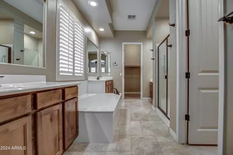 Bath - 2762 E Parkview Dr, Gilbert, AZ 85295 photo 2 of 9