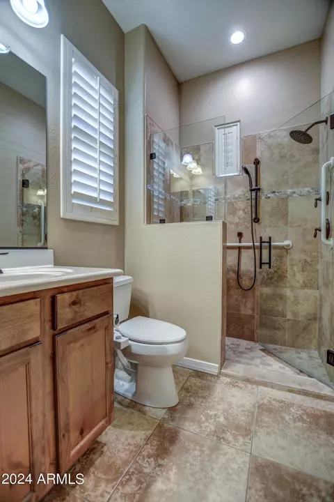 Bath - 2762 E Parkview Dr, Gilbert, AZ 85295 photo 6 of 9