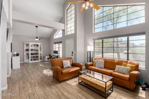 4210 W Siesta Ln, Glendale, AZ 85308