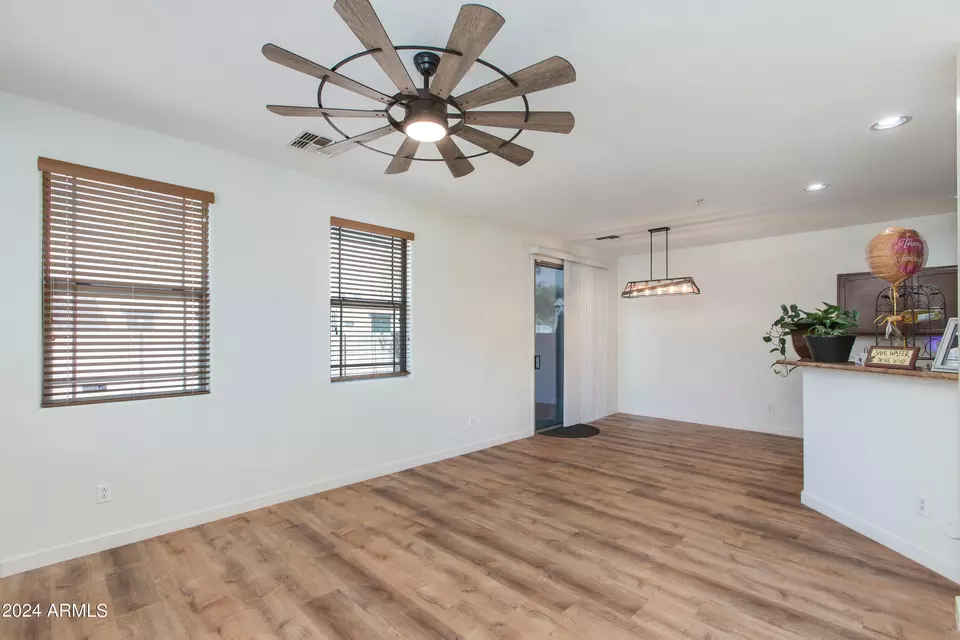 Living - 1526 N 81st Ln, Phoenix, AZ 85043 photo 2 of 3