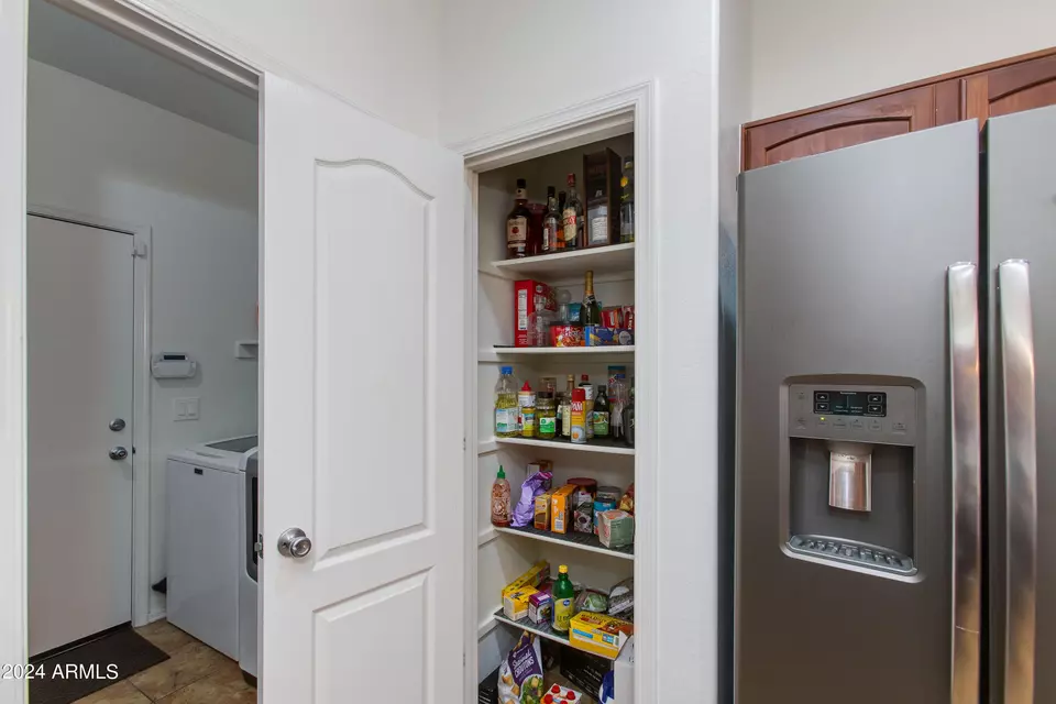 Kitchen - 1526 N 81st Ln, Phoenix, AZ 85043 photo 6 of 6