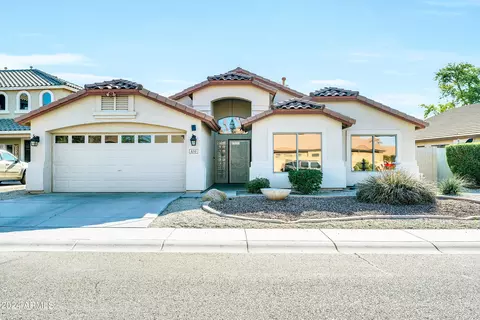 8210 S Jenna Ln, Laveen, AZ 85339