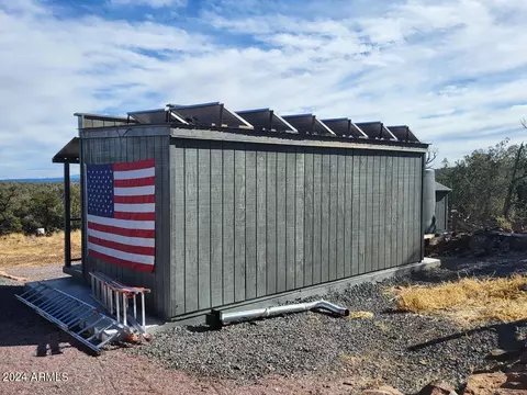 Exterior - 1009 Wolf Run, Williams, AZ 86046 photo 4 of 7
